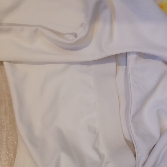 Fabletics Power Hold Beautiful Creamy White Limited Edition Set - Picture 11 of 16